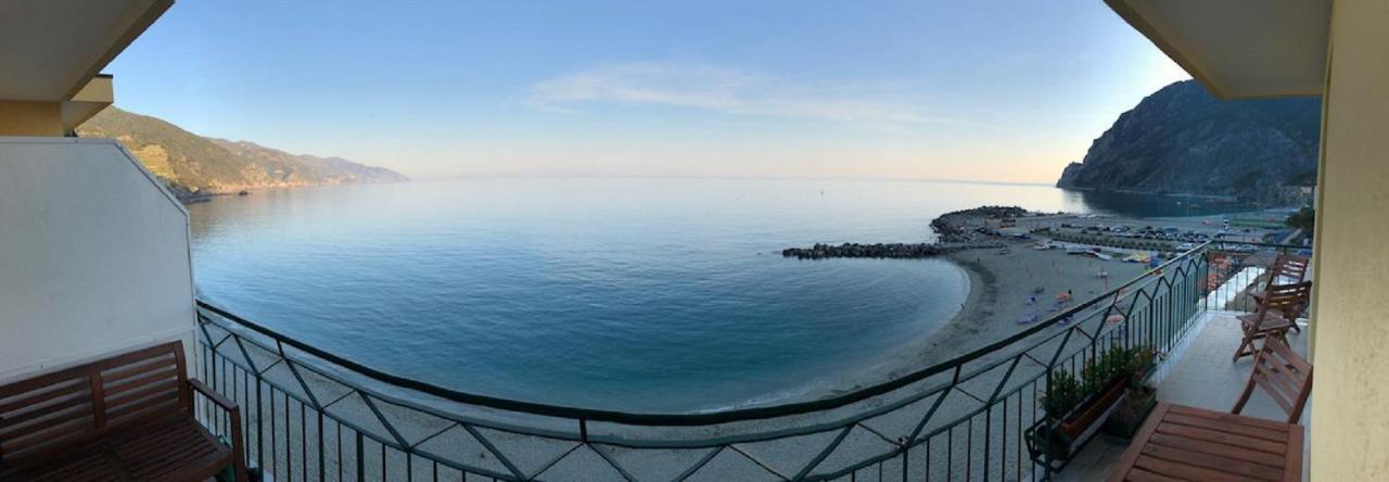 Bea'S Apartment - The Window To The Sea - Seafront مونتيروسّو ال ماري المظهر الخارجي الصورة