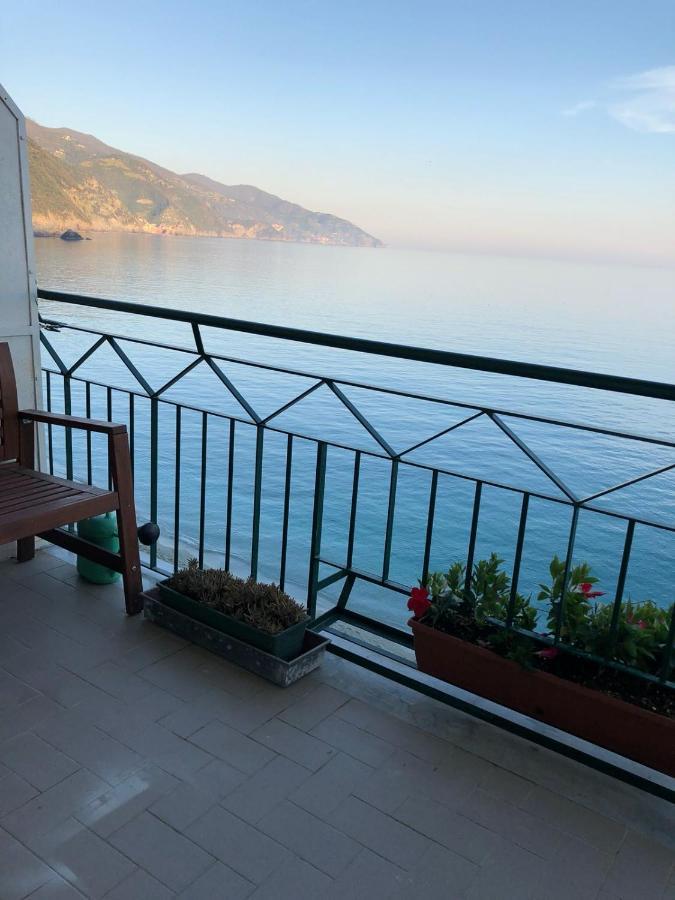Bea'S Apartment - The Window To The Sea - Seafront مونتيروسّو ال ماري المظهر الخارجي الصورة