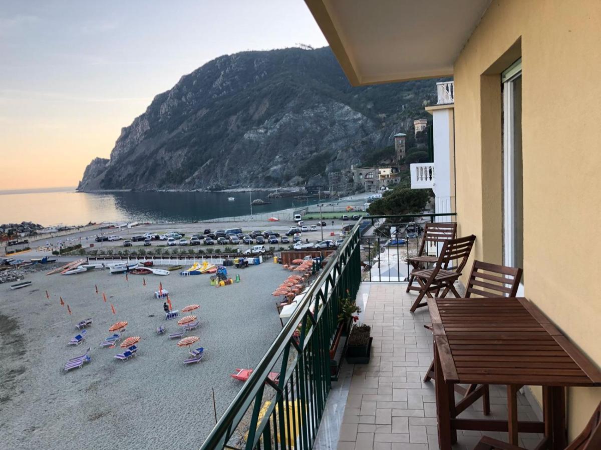 Bea'S Apartment - The Window To The Sea - Seafront مونتيروسّو ال ماري المظهر الخارجي الصورة